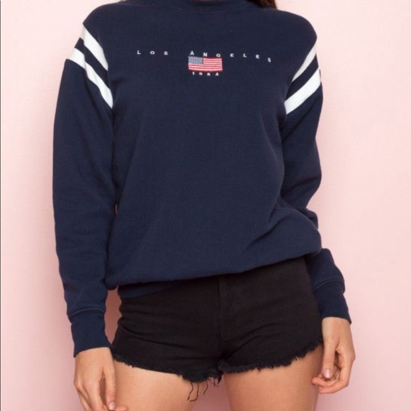 RARE Brandy Melville Sweatshirt - Picture 2 of 4
